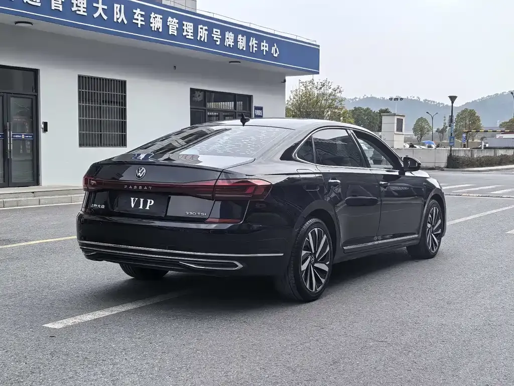 Volkswagen Passat — фото 9