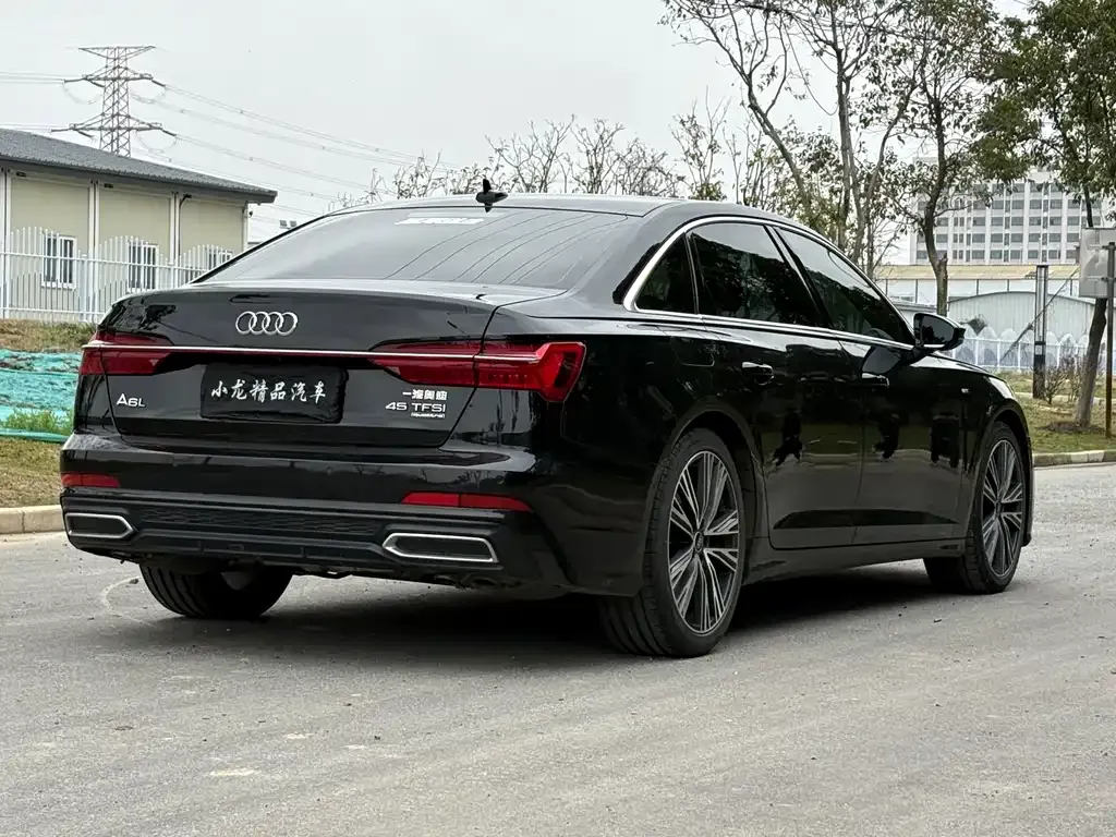 Audi A6L — фото 10
