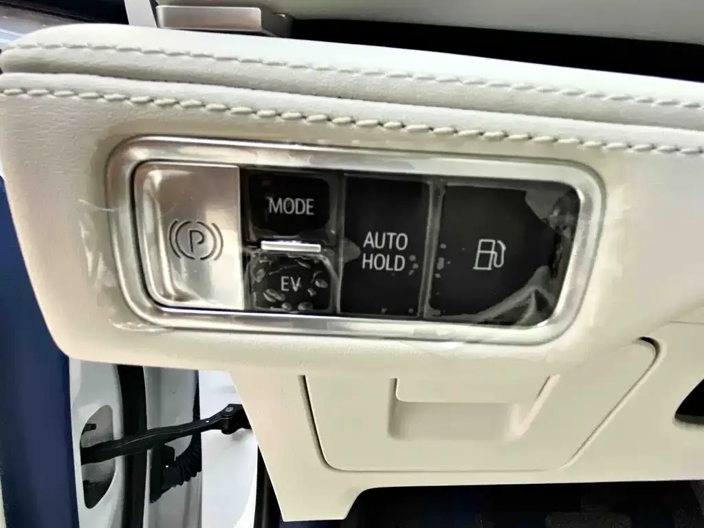 Buick GL8 Hybrid — фото 3