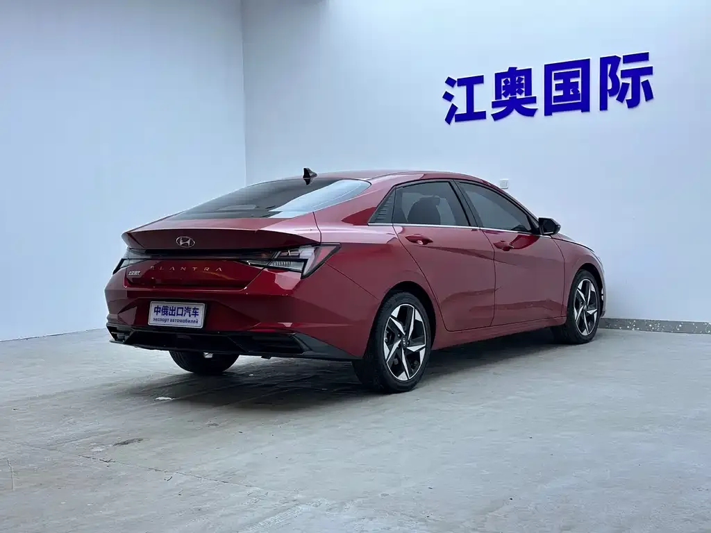 Hyundai Elantra — фото 7
