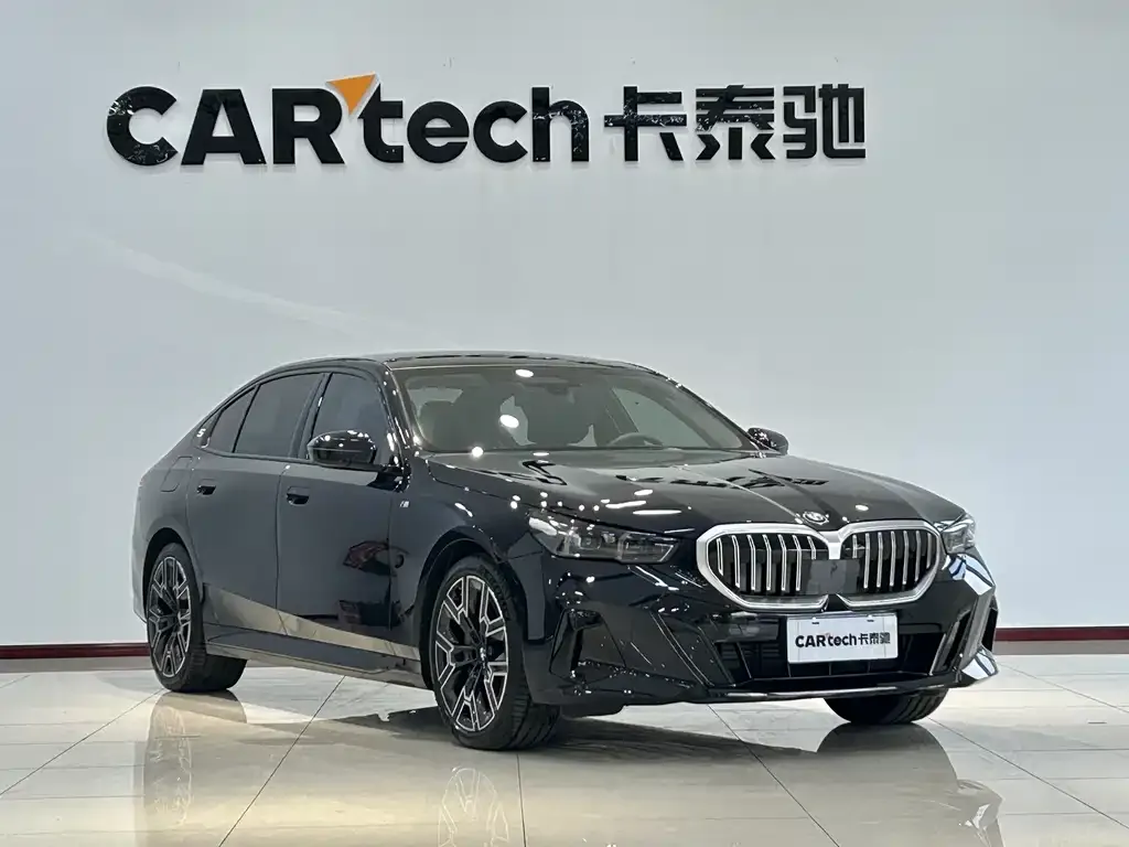 BMW 5 Series — фото 10