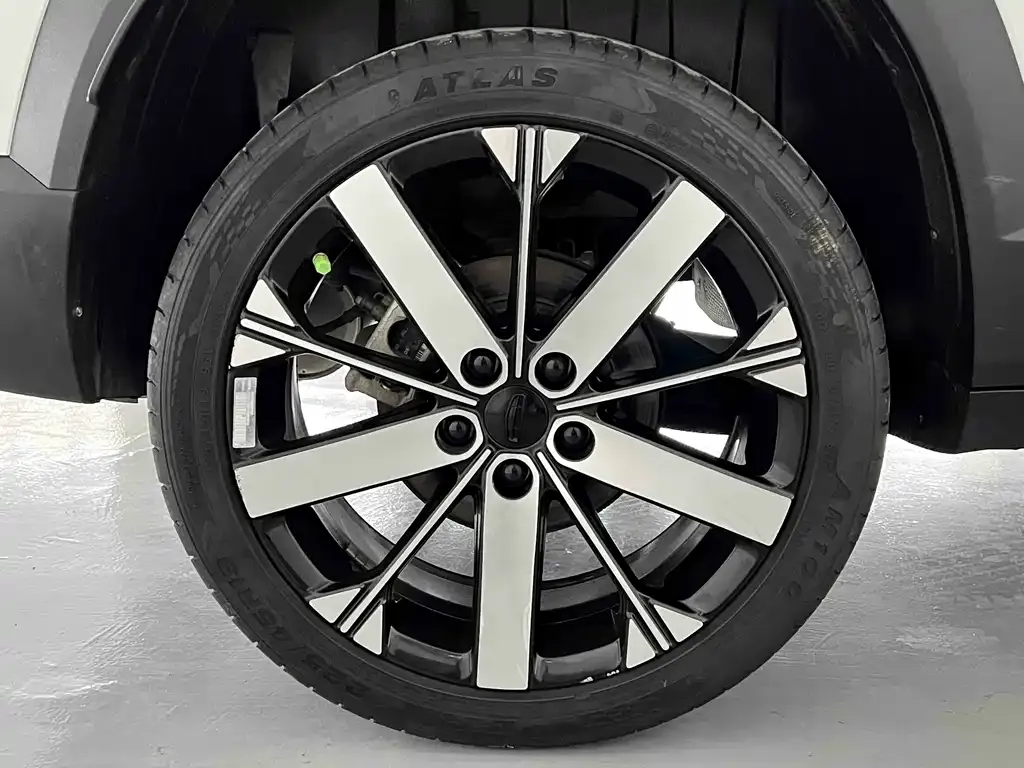 Geely Icon — фото 8