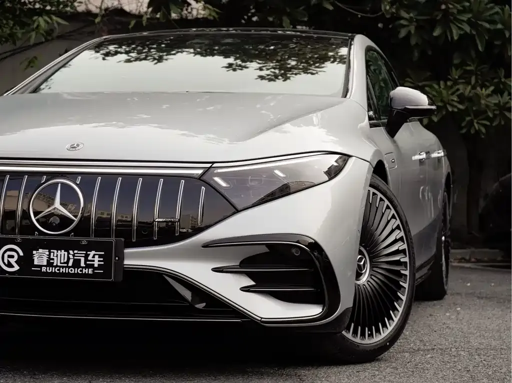Mercedes-Benz EQS AMG — фото 3