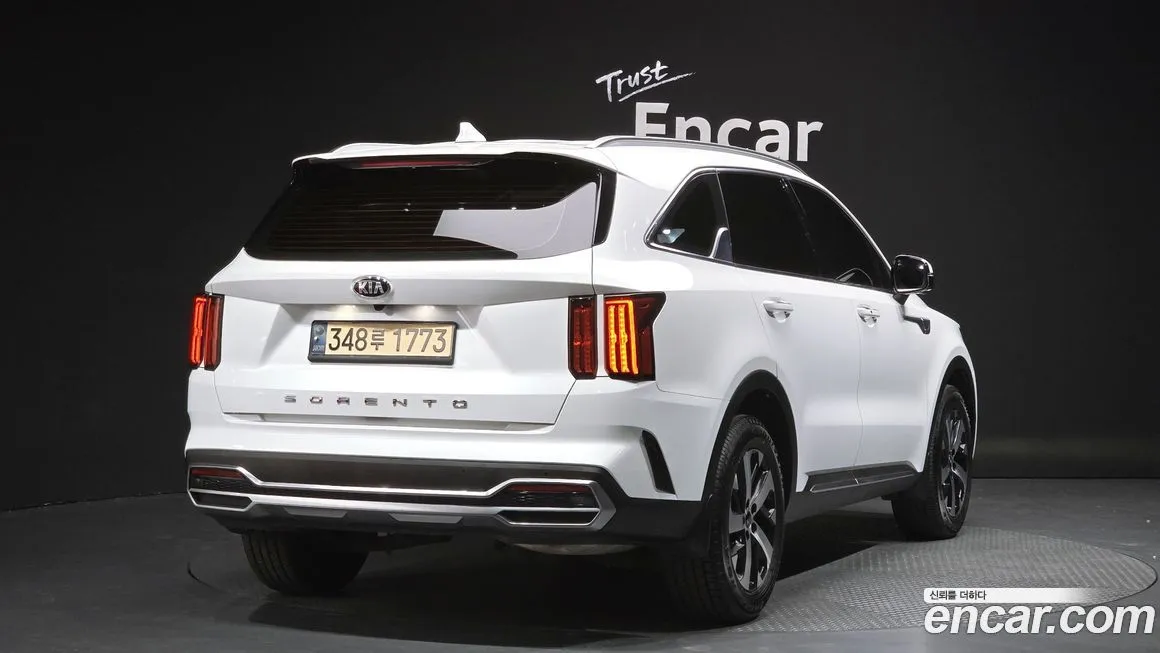 Kia Sorento — фото 6