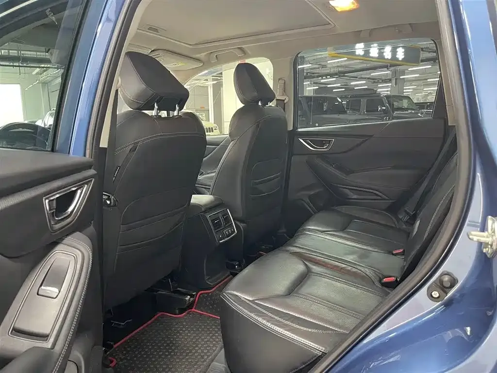 Subaru Forester — фото 4