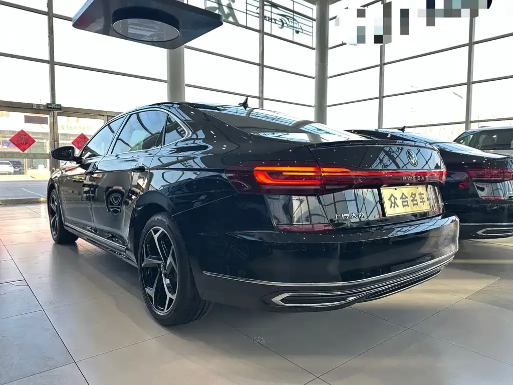 Volkswagen Passat — фото 8