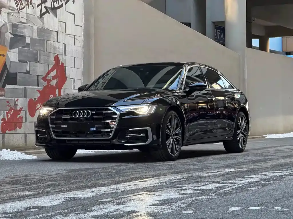 Audi A6L — фото 1