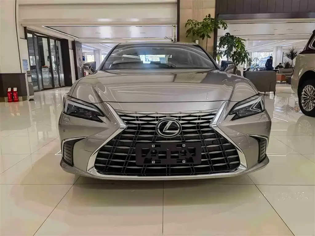 Lexus ES — фото 5
