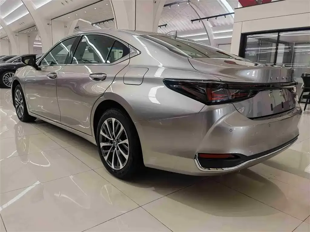 Lexus ES — фото 3