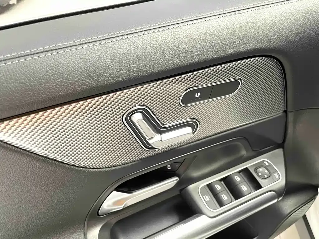Mercedes-Benz GLA — фото 10