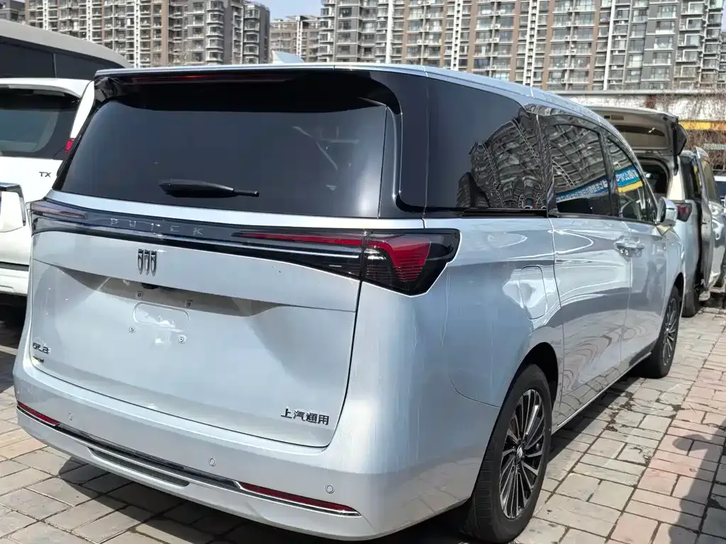 Buick GL8 Hybrid — фото 4