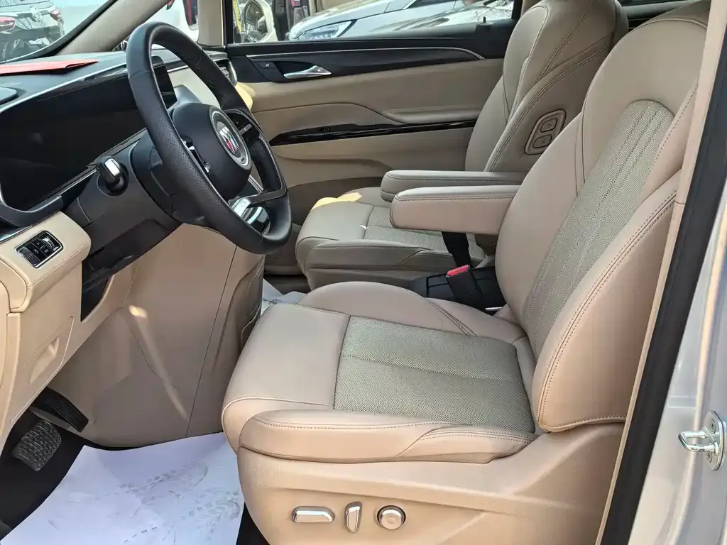 Buick GL8 Hybrid — фото 9