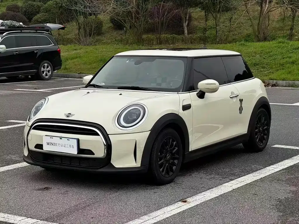 MINI Cooper (3-door) — фото 1