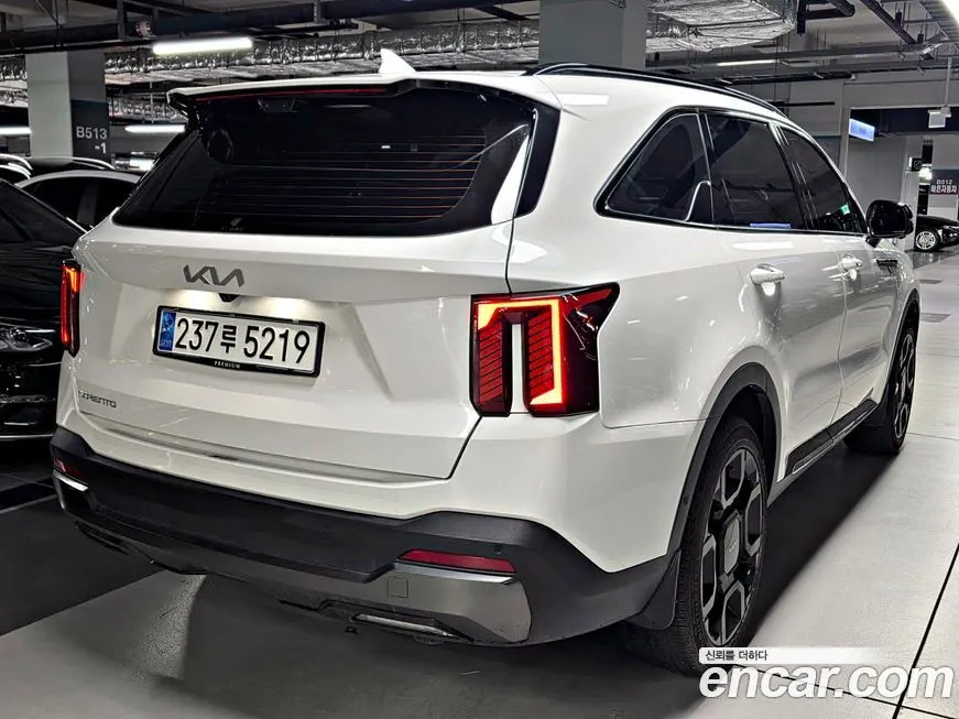 Kia Sorento — фото 10