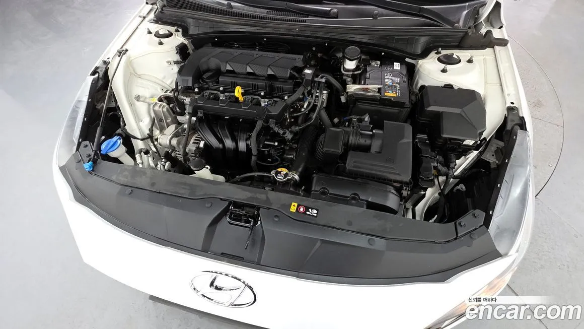 Hyundai AVANTE — фото 3