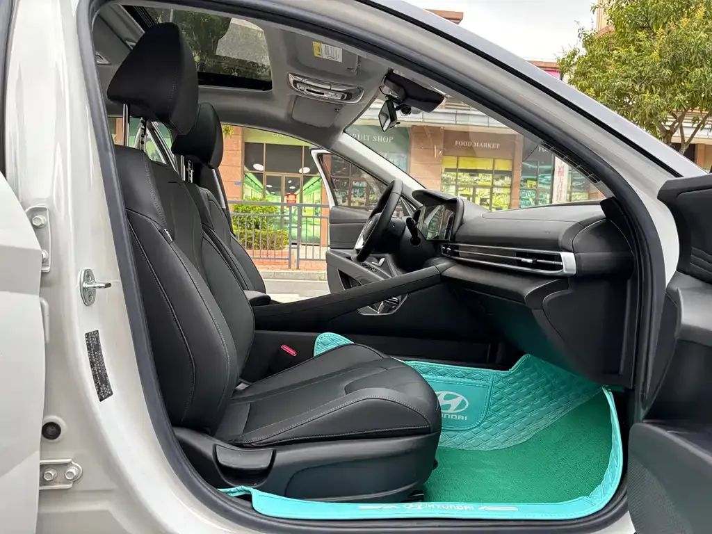 Hyundai Elantra — фото 2
