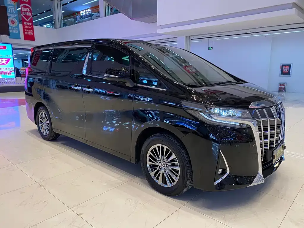Toyota Alphard — фото 10