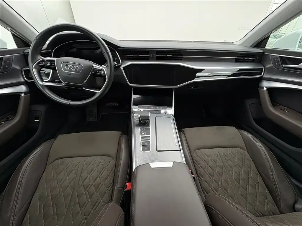 Audi A7L — фото 10