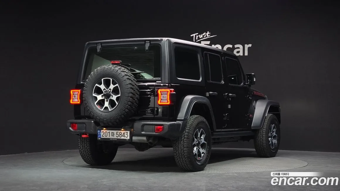 Jeep Wrangler — фото 2