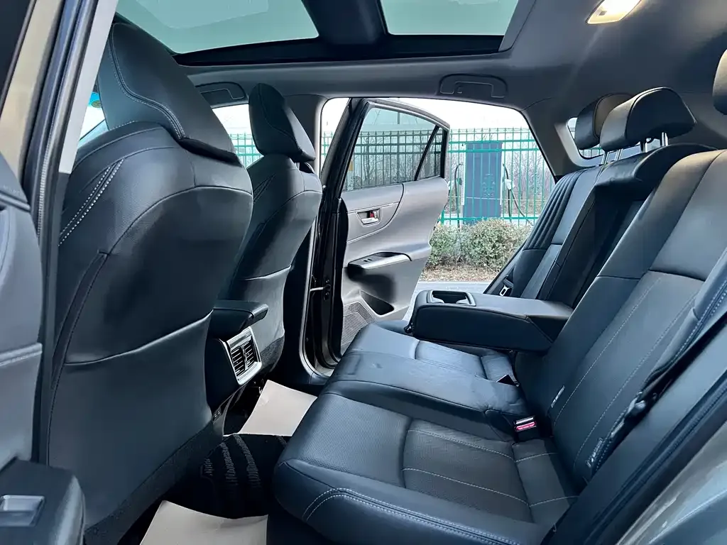 Toyota Harrier — фото 5