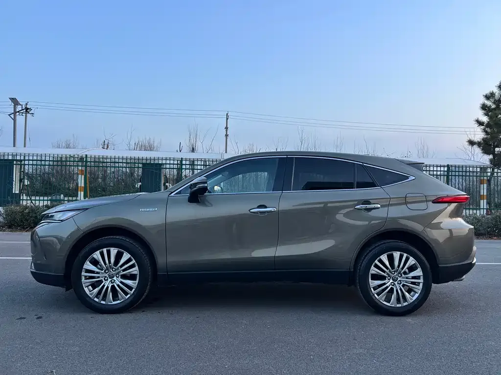Toyota Harrier — фото 8