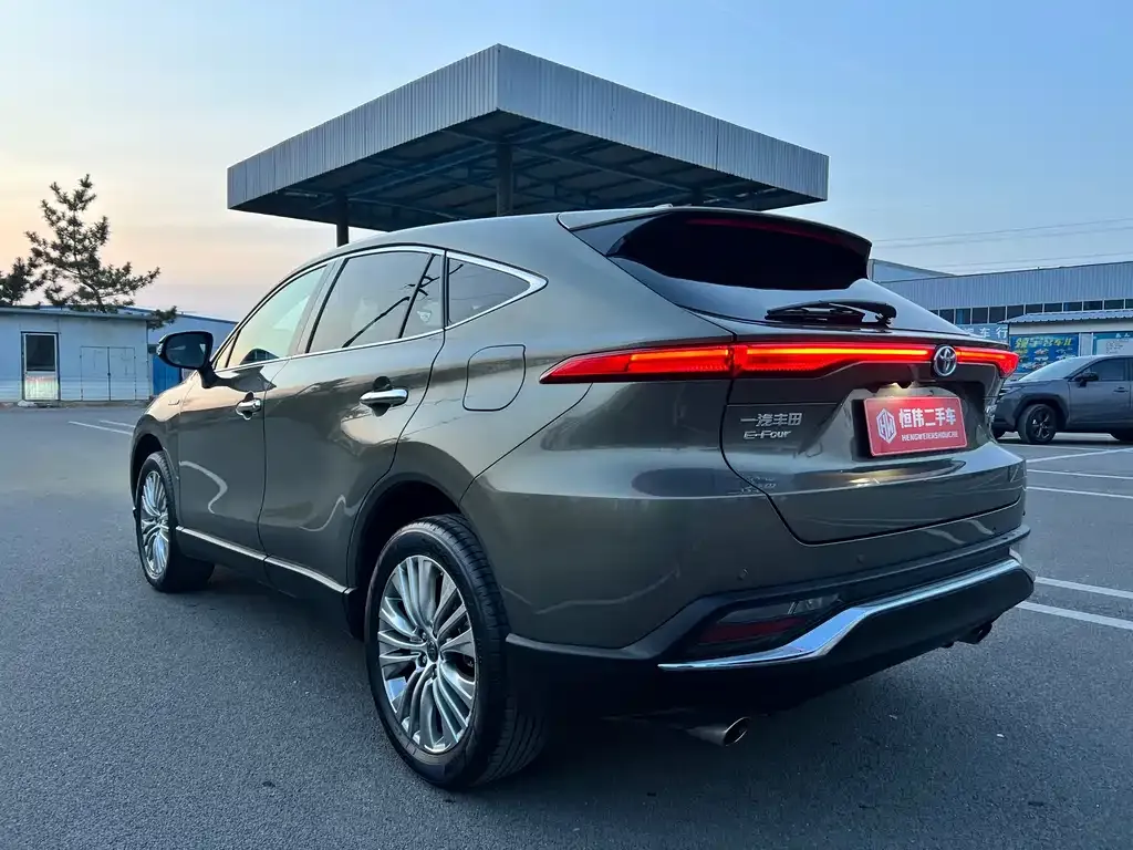 Toyota Harrier — фото 4
