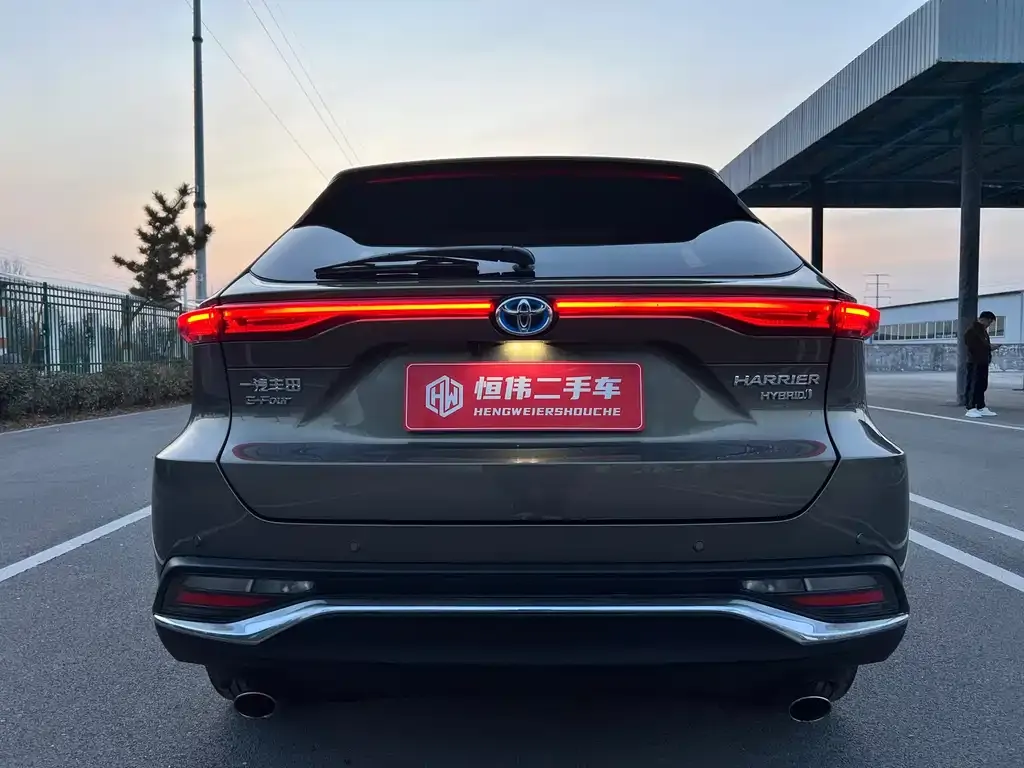 Toyota Harrier — фото 2