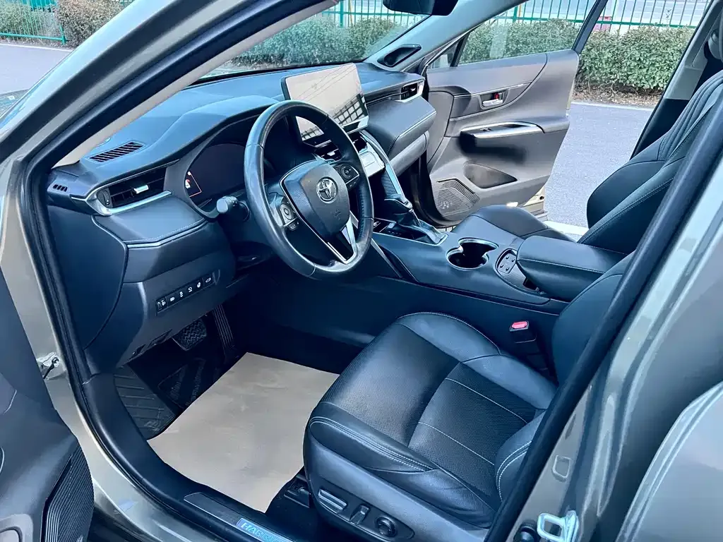 Toyota Harrier — фото 7