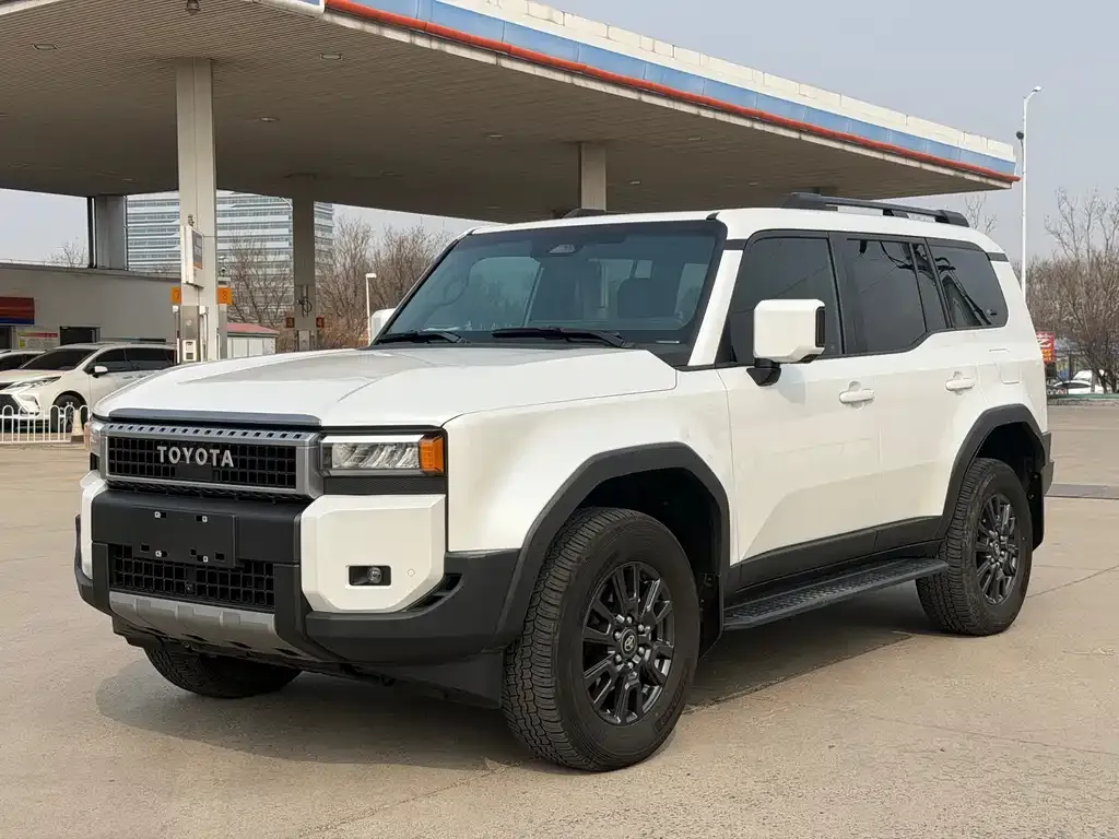 Toyota Prado — фото 1