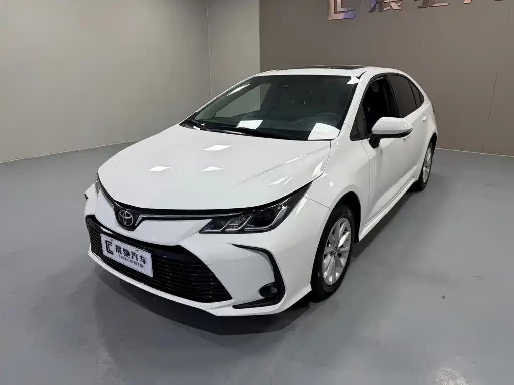 Toyota Corolla — фото 1