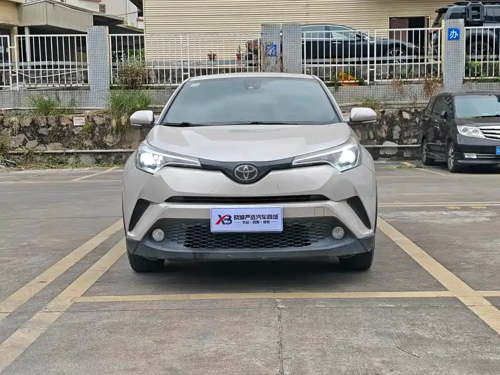 Toyota C-HR — фото 6