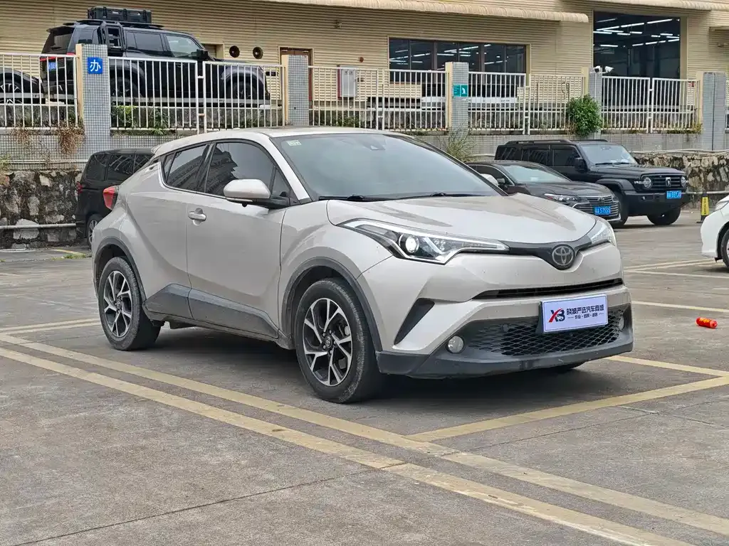 Toyota C-HR — фото 7