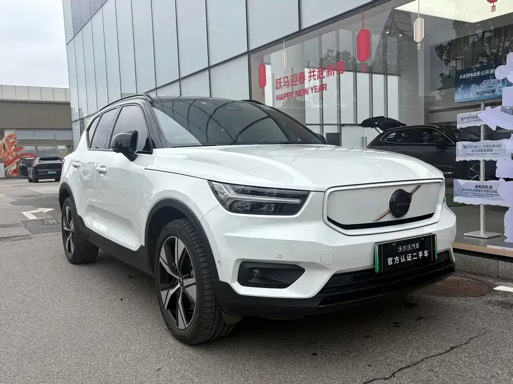 Volvo XC40 NEV — фото 1