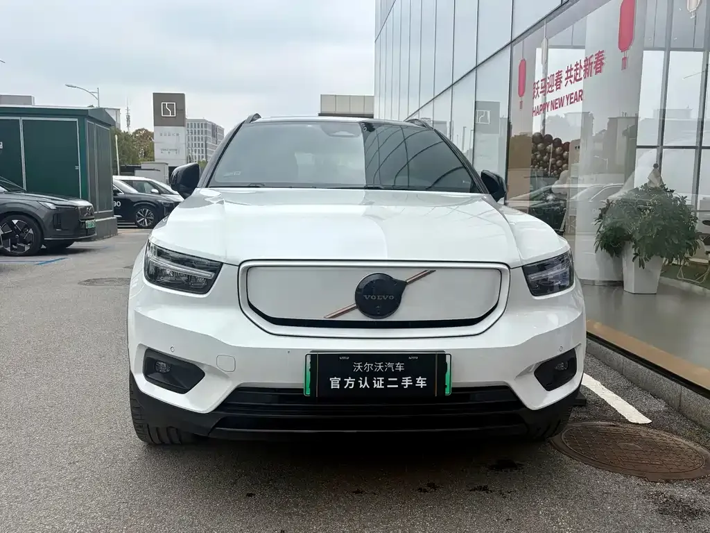 Volvo XC40 NEV — фото 3