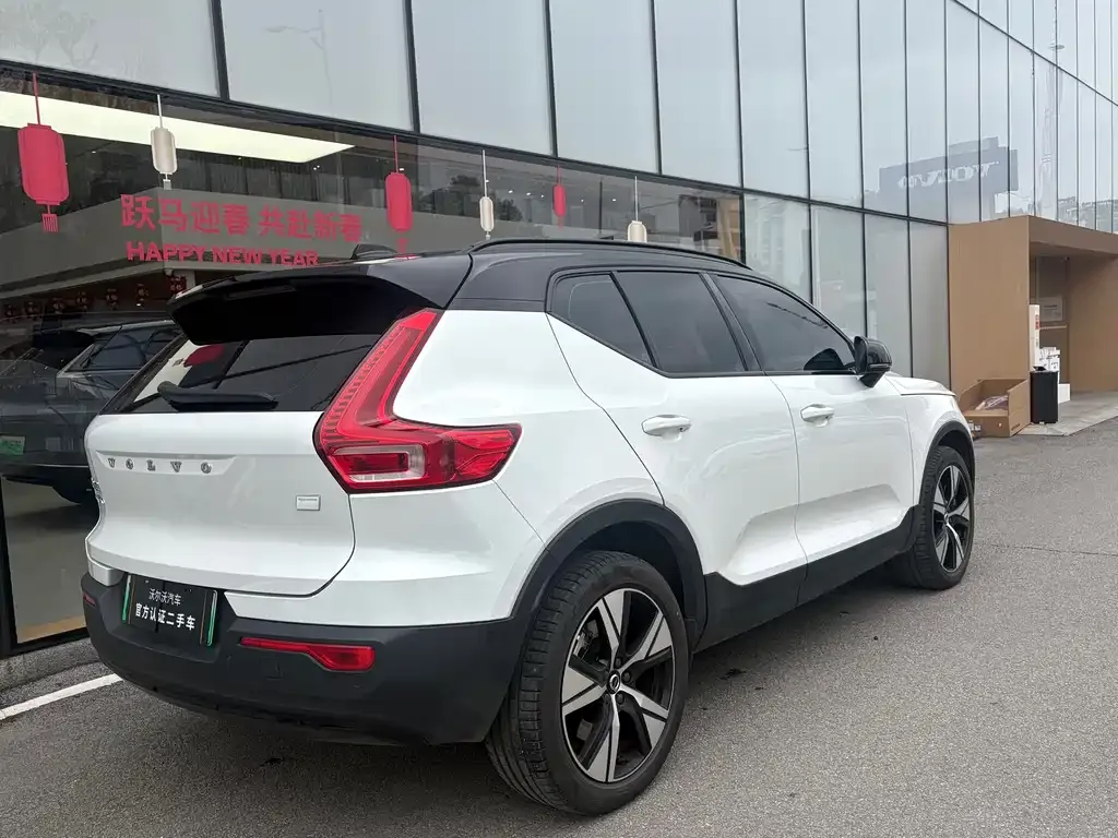 Volvo XC40 NEV — фото 7