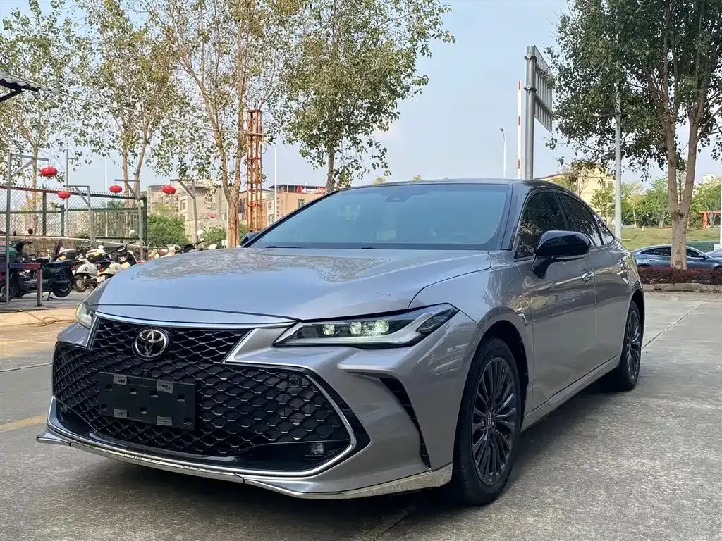 Toyota Avalon — фото 10