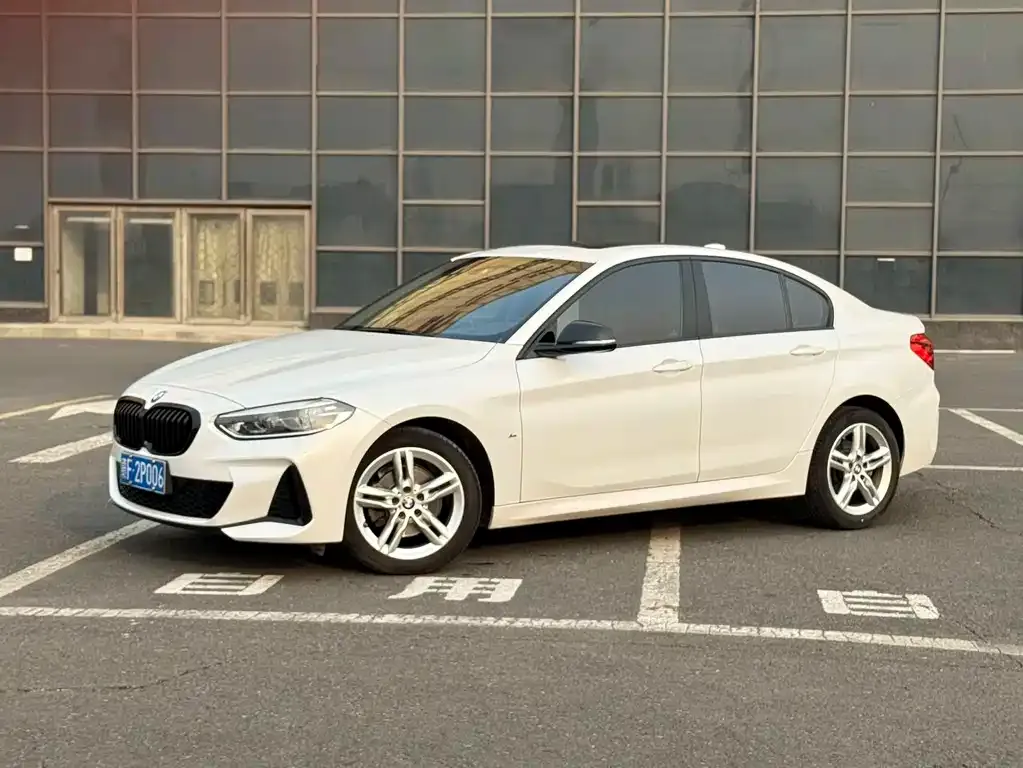 BMW 1 Series — фото 1