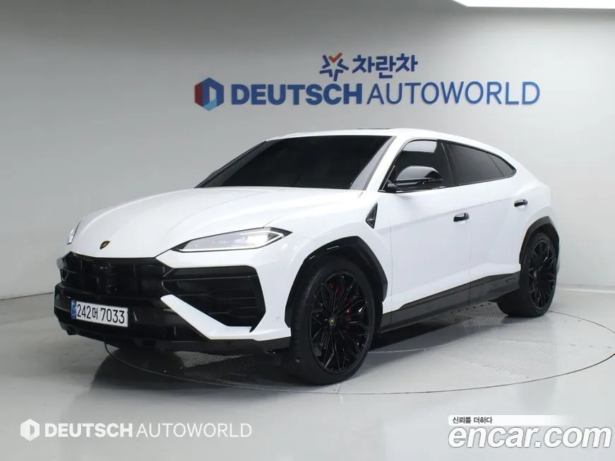 Lamborghini Urus — фото 1