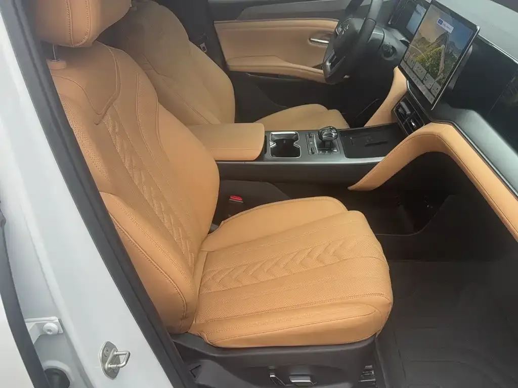 BYD L DM-i — фото 2