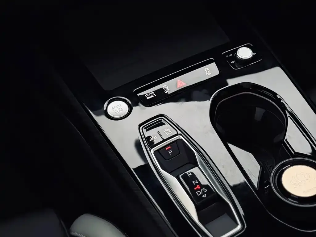 Audi A5L — фото 2