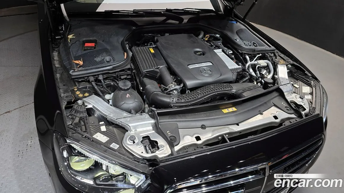 Mercedes-Benz E-Class — фото 6