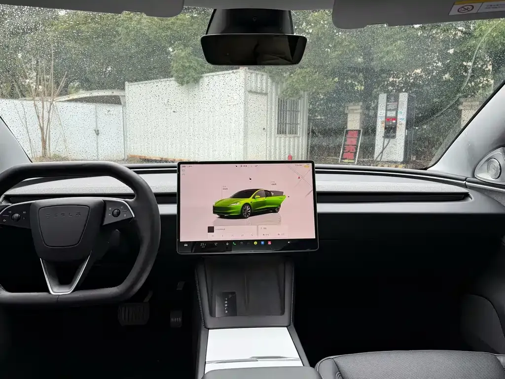 Tesla Model 3 — фото 3