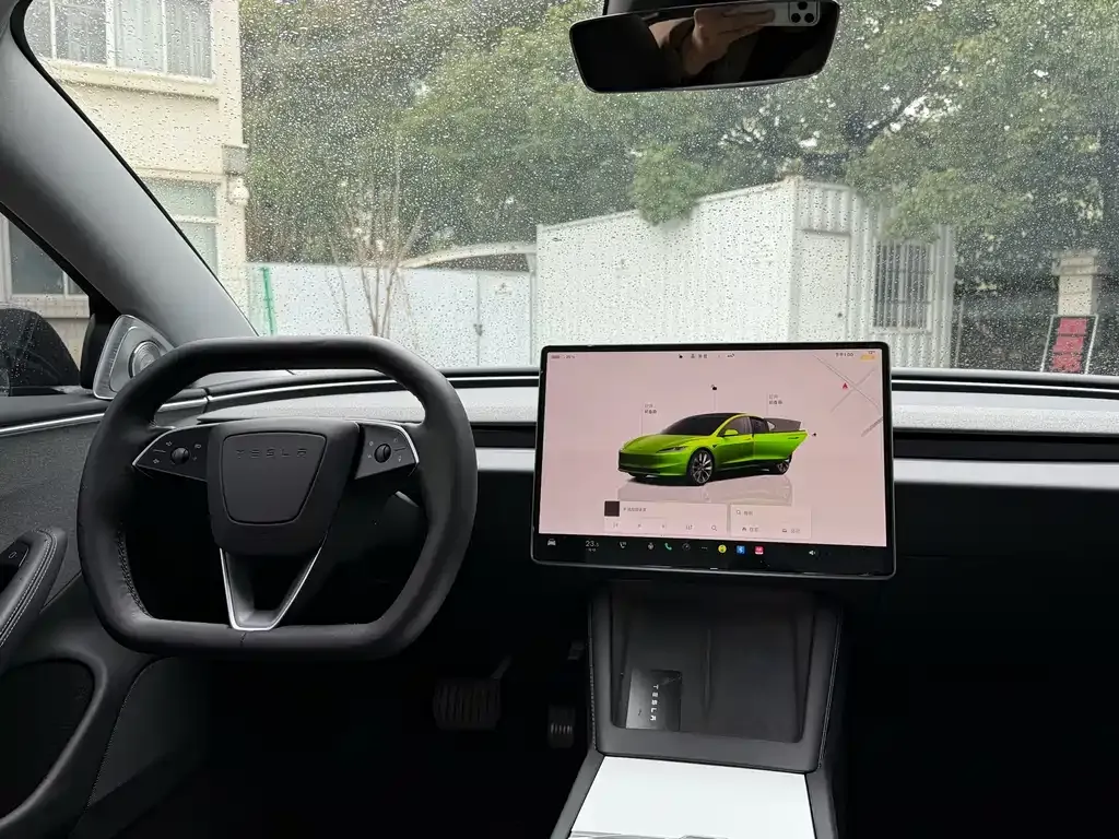 Tesla Model 3 — фото 2