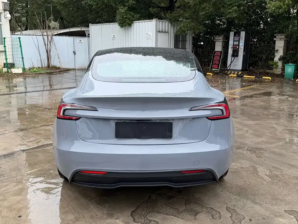 Tesla Model 3 — фото 5