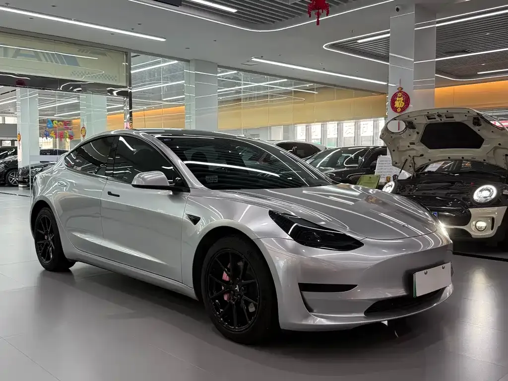 Tesla Model 3 — фото 6