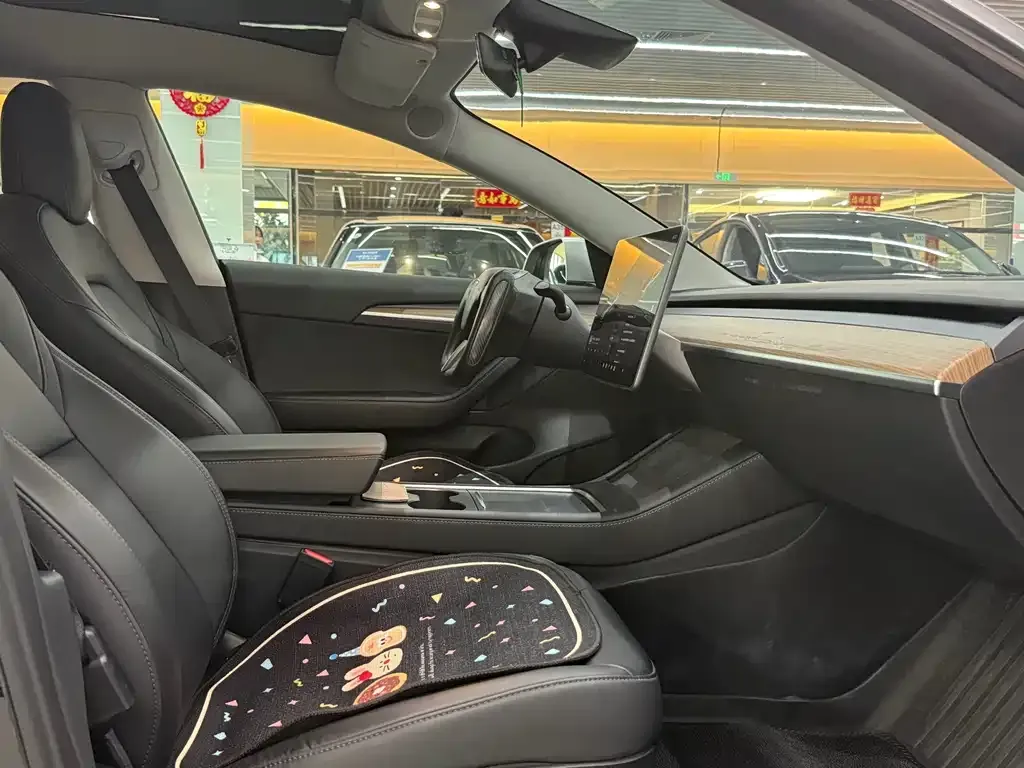 Tesla Model 3 — фото 3