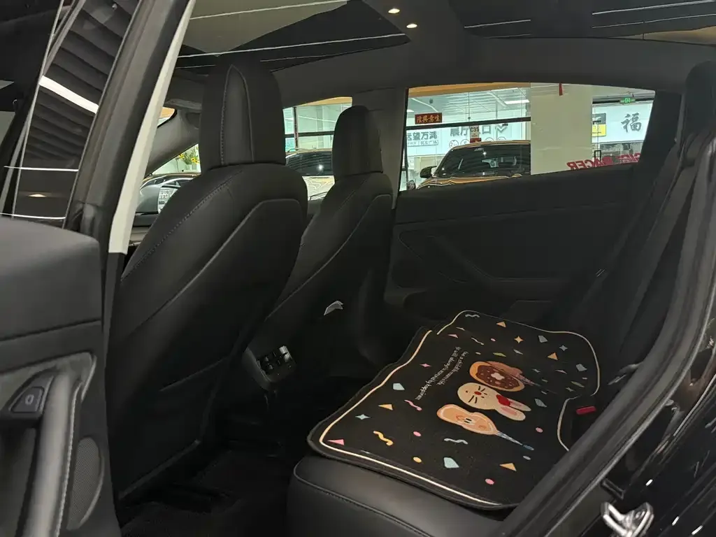 Tesla Model 3 — фото 2