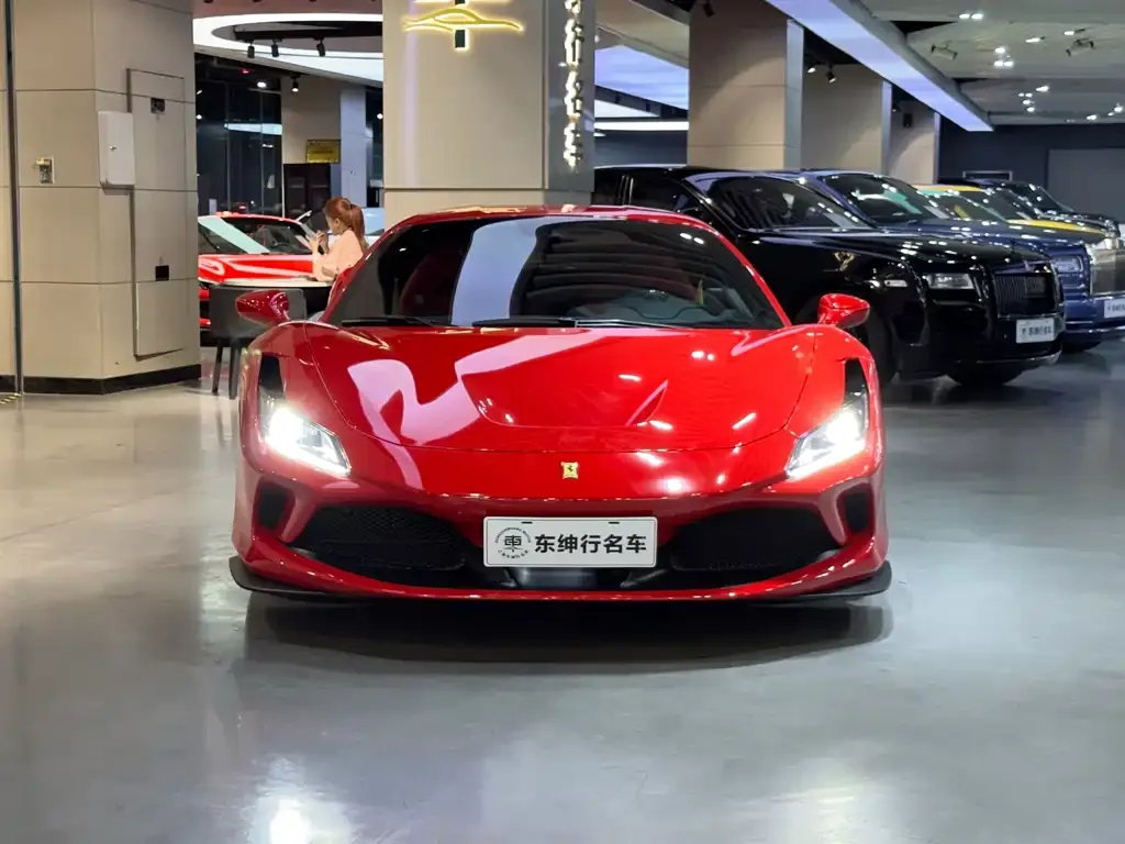 Ferrari F8 — фото 9