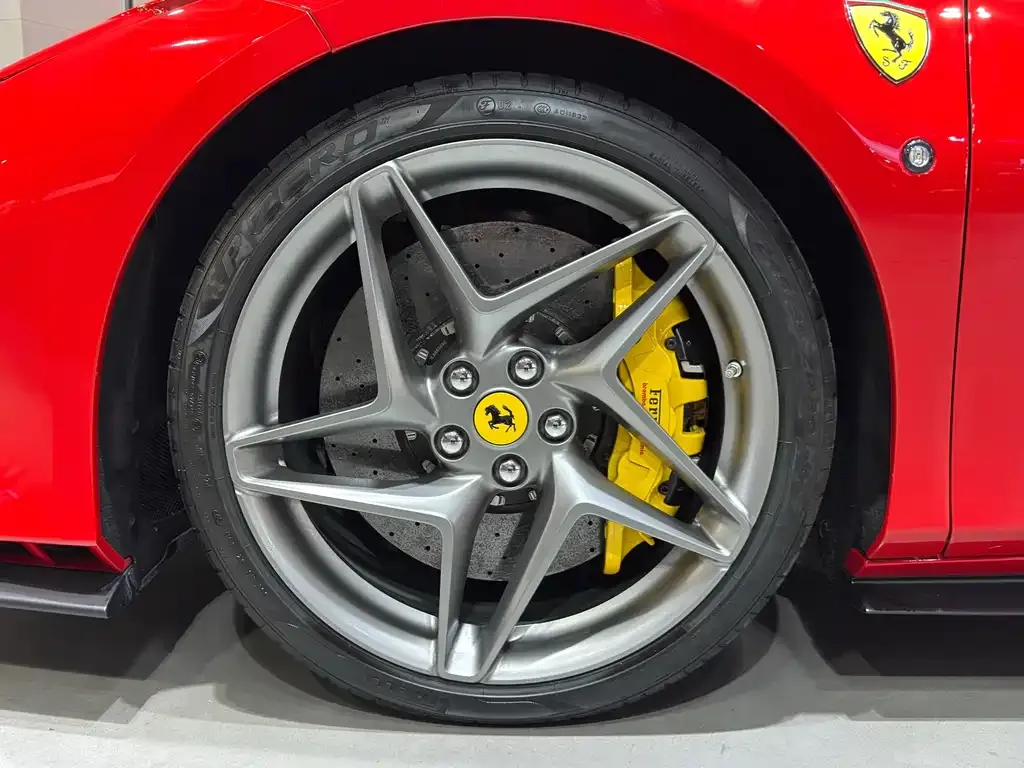 Ferrari F8 — фото 8