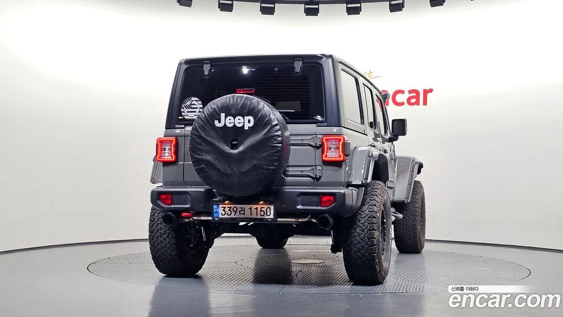 Jeep Wrangler — фото 10